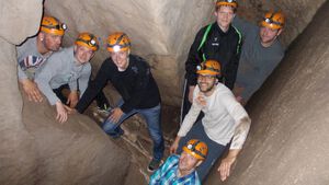 Höhlenerkundung und Kletter-ABC mit Aktivhof-Gästen